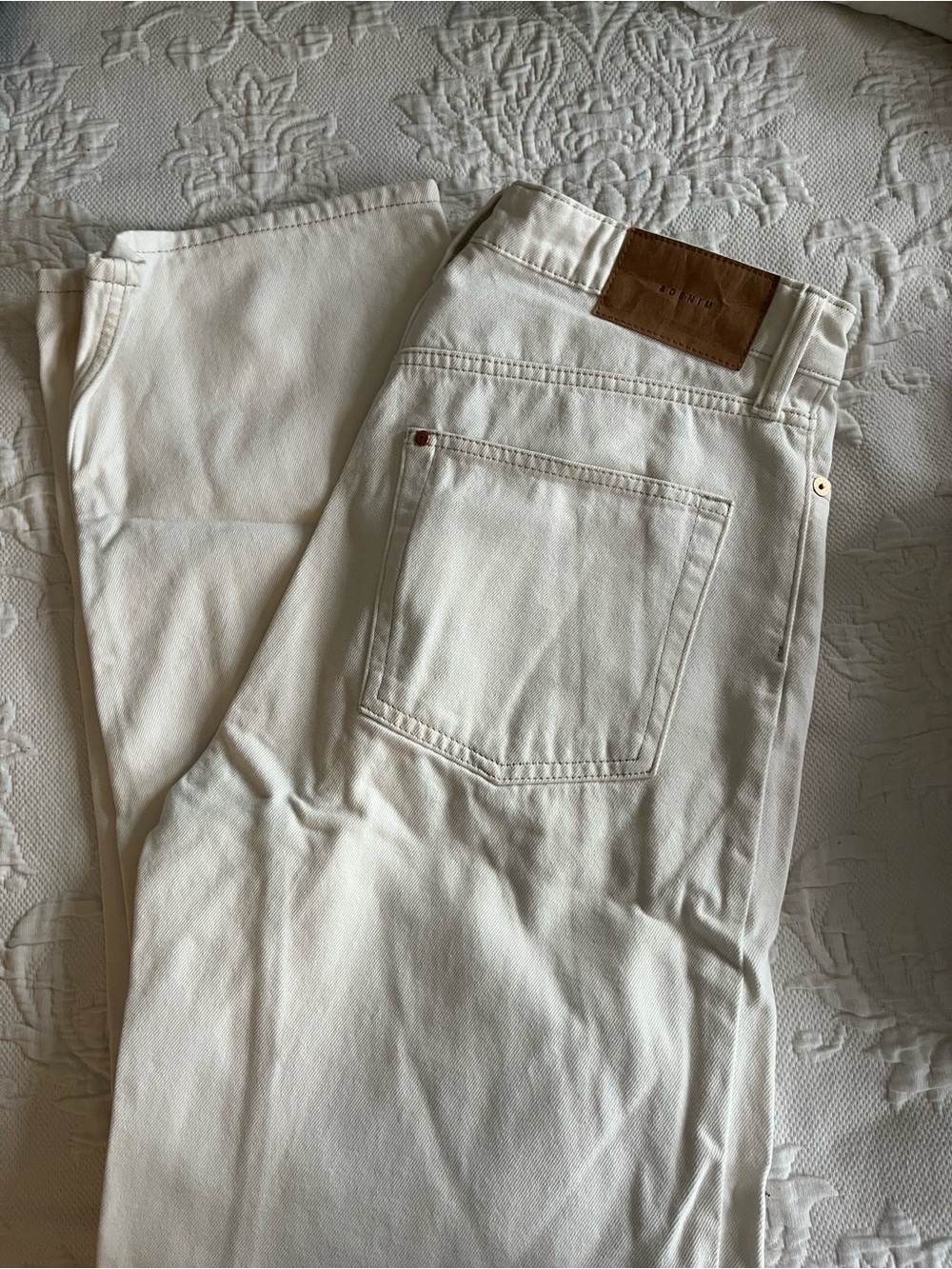 Cream White Denim Jeans - Loose Straight Fit